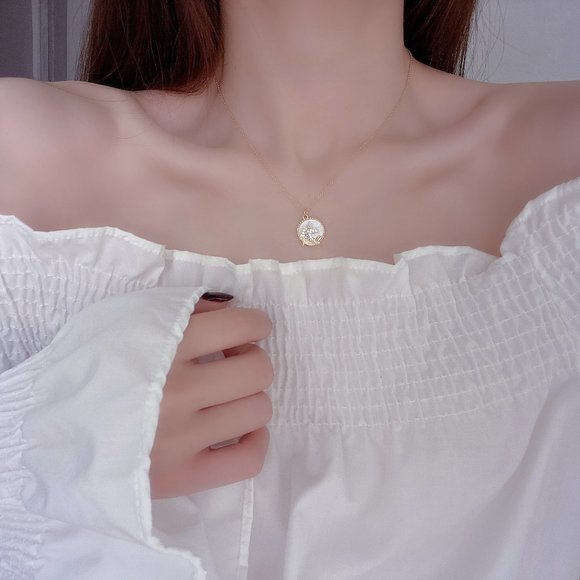 NEW 14K Gold Plated Shell Diamond Unicorn Horse Round Pendant Necklace - Picture 7 of 8